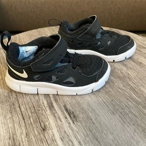 Baby Toddler Nike Free RN Sneakers Black sz 6, 6c